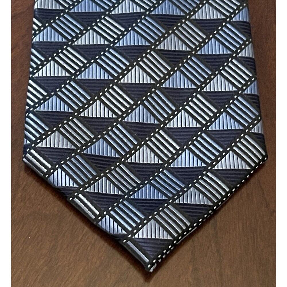 Knightsbridge Hand Made Blue 100% Polyester Men’s Neck Tie Made In China
